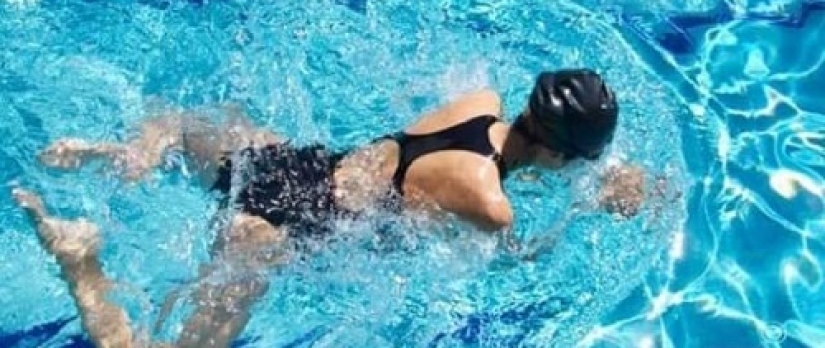 Nên học bơi sải hay bơi ếch sẽ tốt hơn 