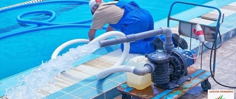 Xử lý nước bể bơi đúng cách, hiệu quả nhanh chóng 