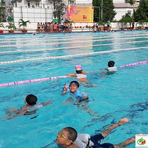 Khóa dạy bơi cho trẻ tại hồ bơi Khánh Hội quận 4